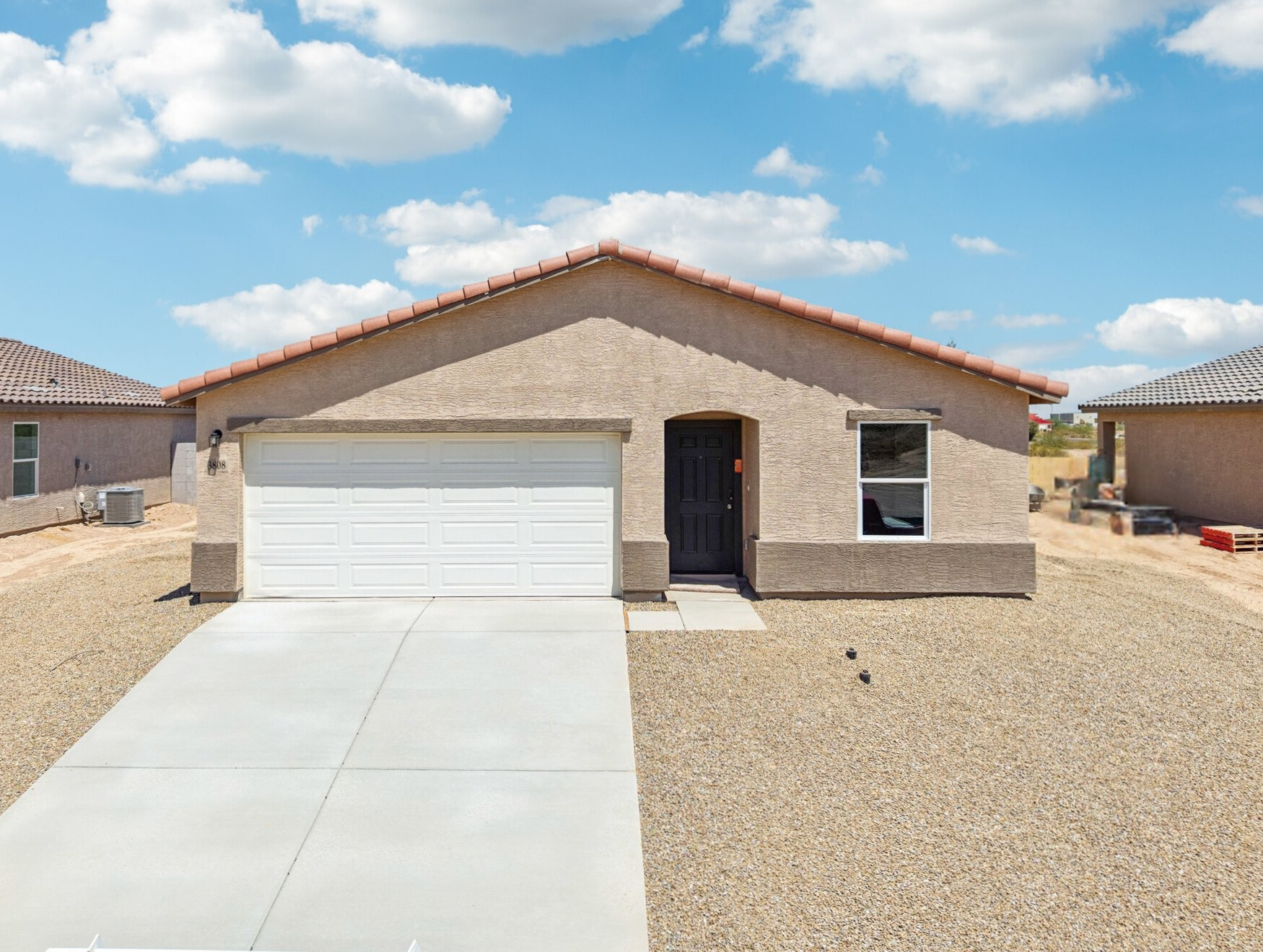 0006 3808 W Long Dr