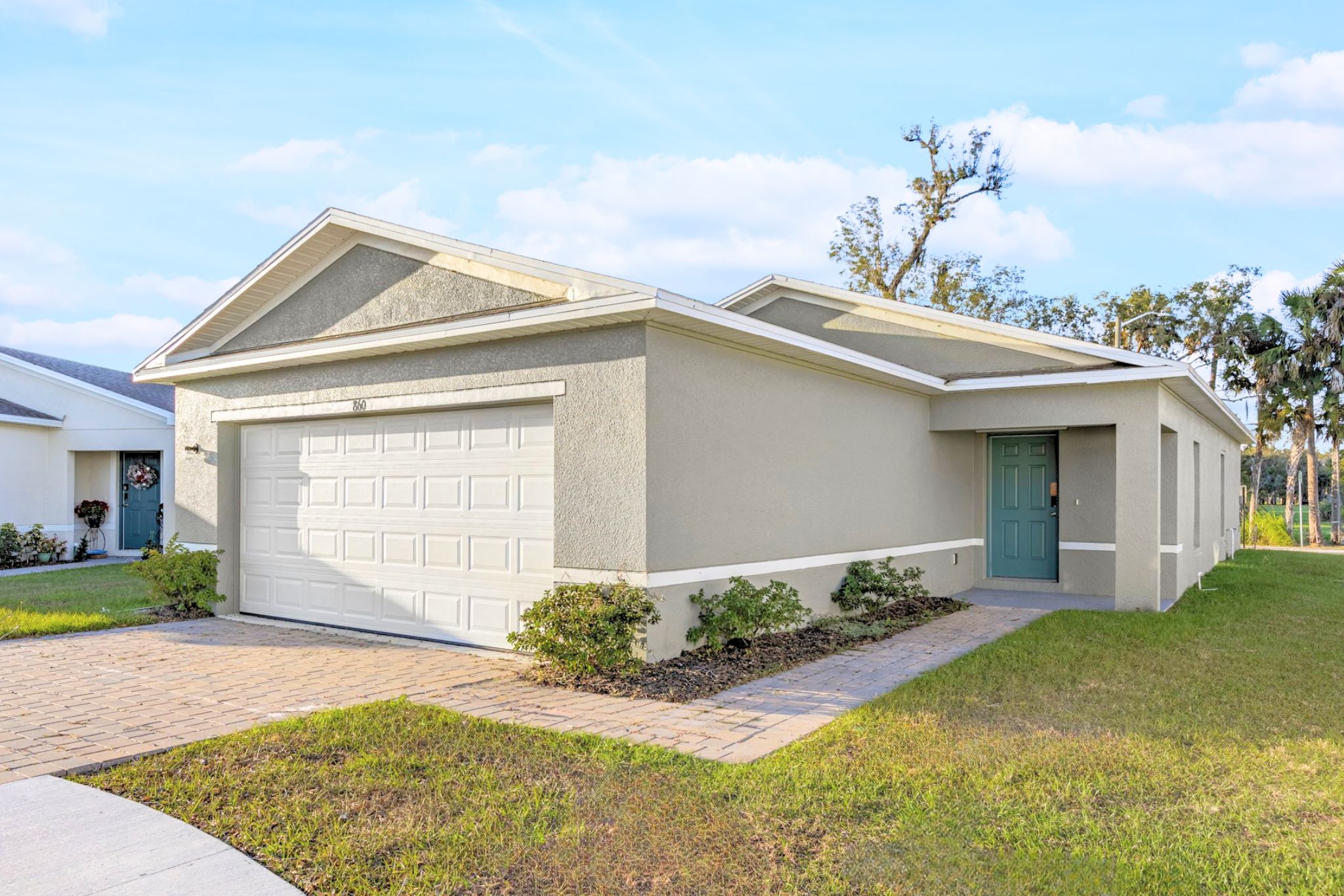 0039 860 Friendship Circle