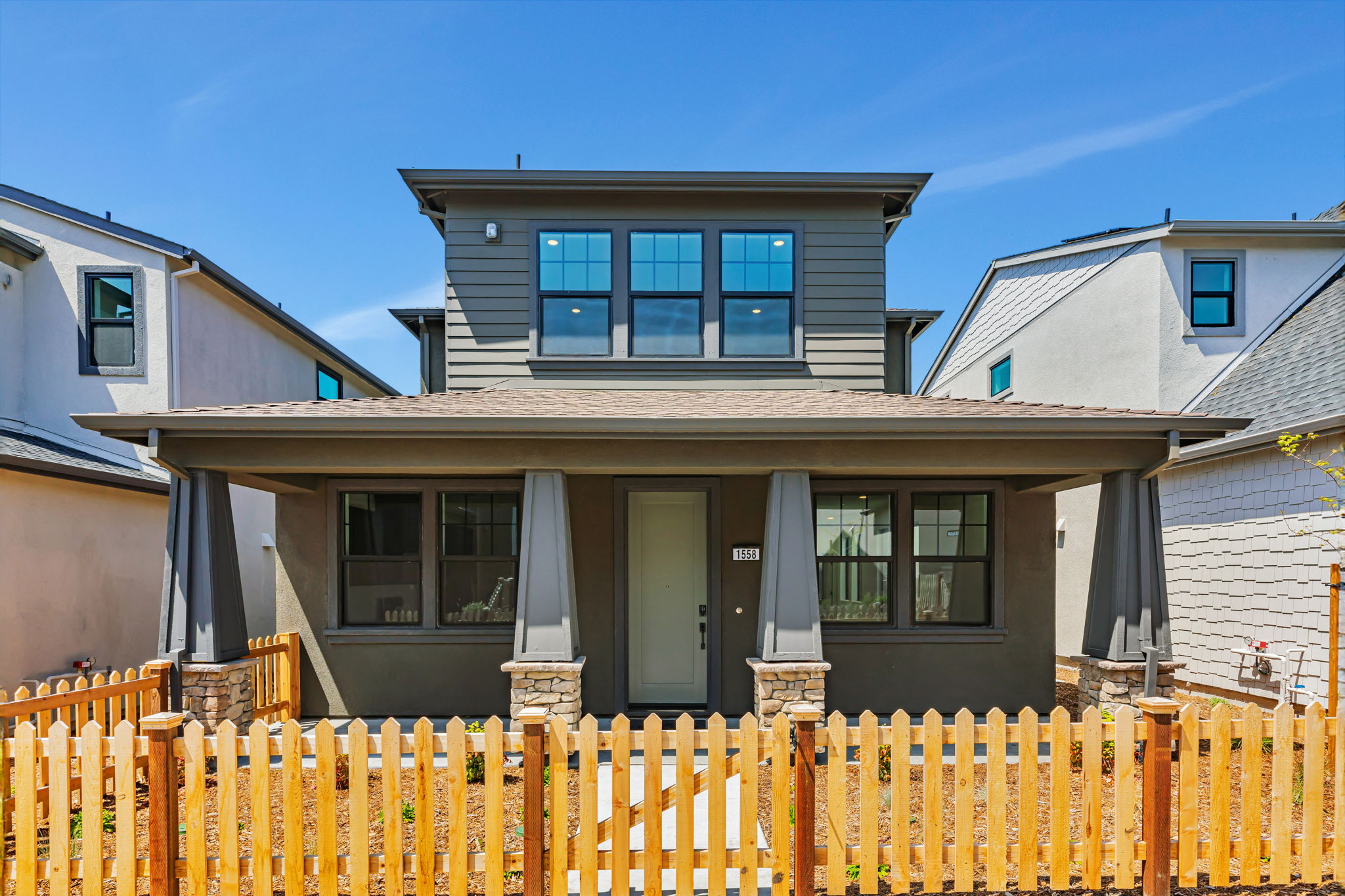 0097 1558 Waterside Lane